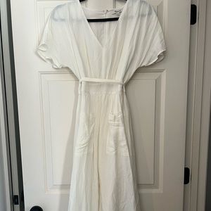 White/ivory madewell dress with front pockets and waist tie!
